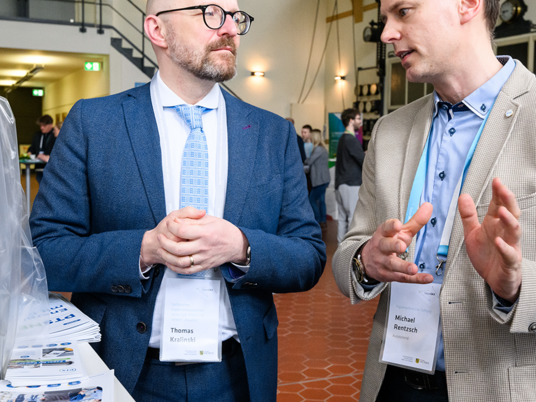 Papiermaterialbasierte Elektrolyse-Technologien beim futureSAX Innovationsforum Papiermaterialbasierte Elektrolyse-Technologien beim futureSAX Innovationsforum